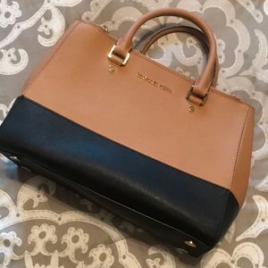 Michael Kors Purse (flash sale)